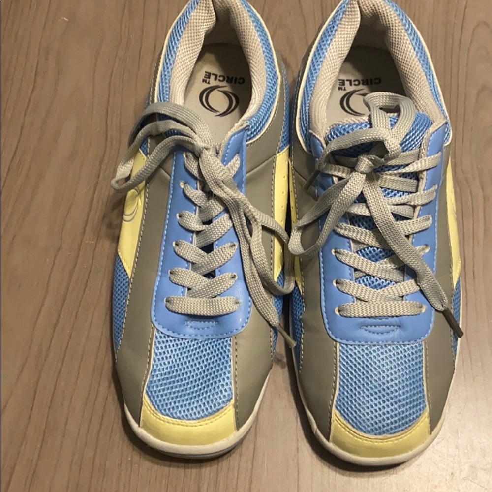 Ladies Circle Bowling Shoes